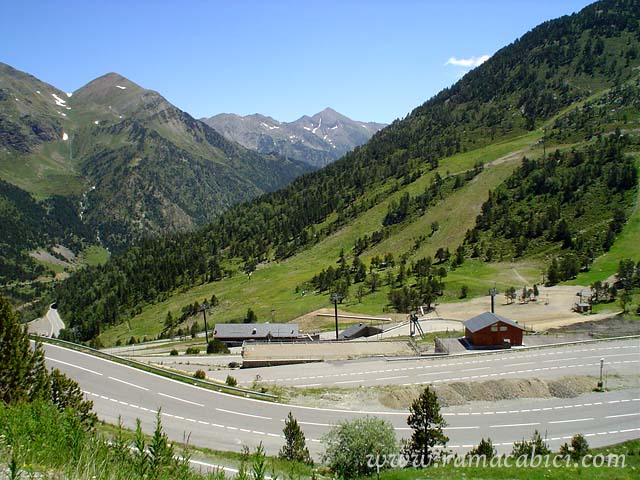 Primeras curvas ya en la estacin de Ordino-Arcals