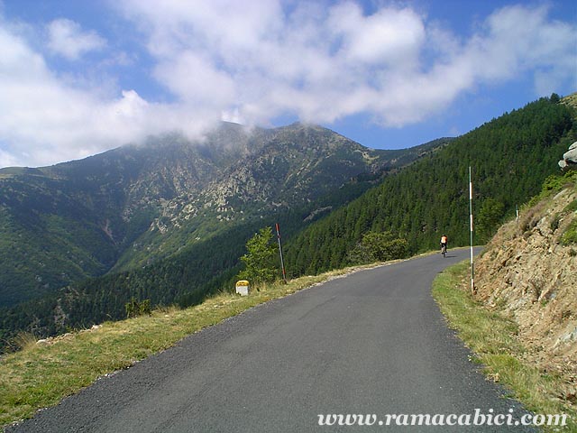 Bonito paisaje en el macizo del Canig