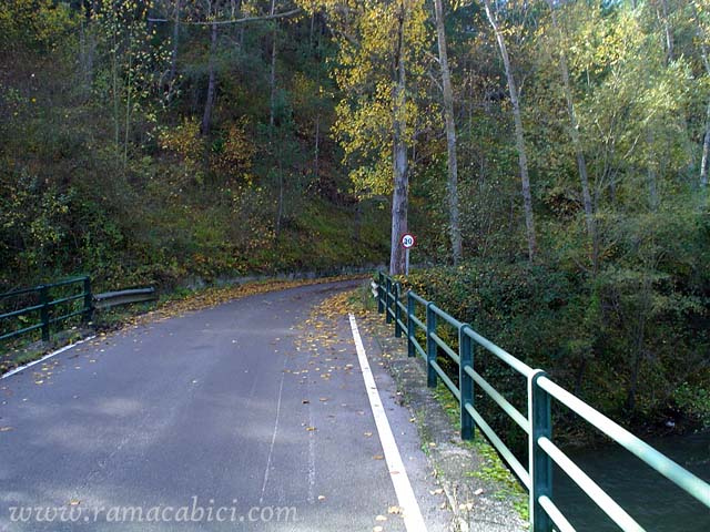 Inicio en el puente sobre el Ro Llobregat